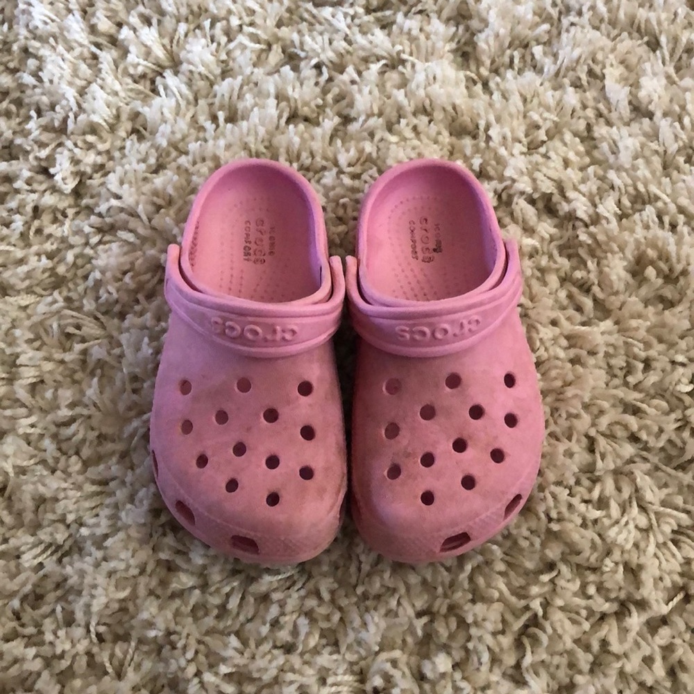 Crocs - Toddler Size 10, light pink